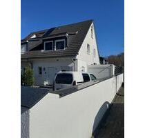 Einen Einfamilienhaus Eckhaus - 540.000,00&nbsp;EUR Kaufpreis, ca.&nbsp; 156,00&nbsp;m&sup2; in Essen (PLZ: 45327) Stadtbezirk VI