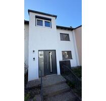 Ihr neues Zuhause: Modernes Reihenhaus in ruhiger Lage mit Garten - Stuttgart Stuttgart-West