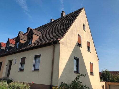 Foto - Doppelhaushälfte mit Garten und Garage
