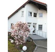 Wohnung mit Fernblick (Balkon, Einbauküche und Kamin) - Sprockhövel