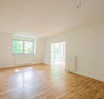 5 Raum-DG-Wohnung mit Balkon, TG-Stellplatz und Fahrstuhl - Neuruppin