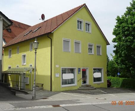 Foto - Provisionsfrei! 2-Zi-Wohnung + 2 Gewerbeeinheiten + 3-fach Garage