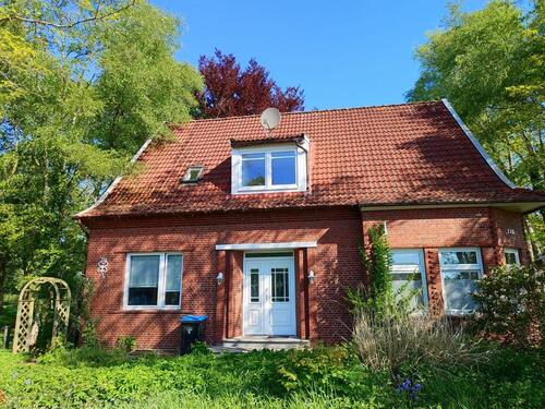 Foto - Helle Oberwohnung in Neukamperfehn zu vermieten!