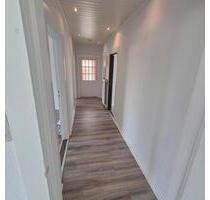 Sanierte 4 Zimmer Wohnung mit Garage und Gartennutzung - Varel