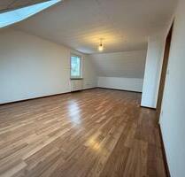 Renovierte 4 Zimmer Dachgeschosswohnung - Leuchtenberg