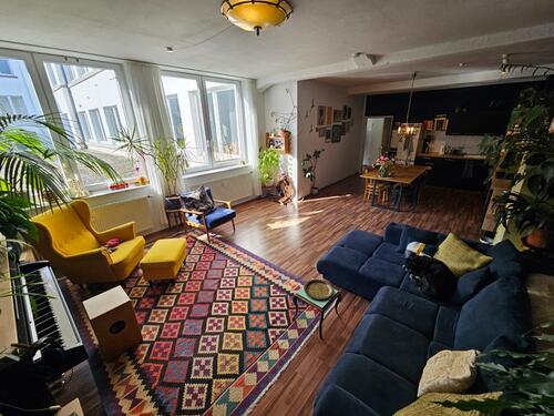 Foto - Helle und großzügige 3 Zimmer Wohnung im Zentrum SB