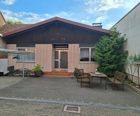 Foto - Bungalow in Rodalben mit angrenzendem Garten und 3-Familienhaus