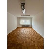 Ansprechende Büro-Praxisräume mit Blick auf den Neutorplatz - Dinslaken