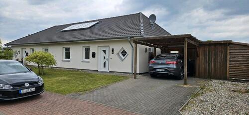 Foto - Doppelhaushälfte aus 2014 in ruhiger Lage barrierefrei