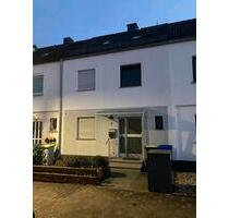 Reihenmittelhaus in Rodgau - 490.000,00&nbsp;EUR Kaufpreis, ca.&nbsp; 145,00&nbsp;m&sup2; in Biebergemünd (PLZ: 63599)