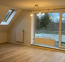 Helle 2-Zimmer-Wohnung mit Balkon, Aufzug & 2 Stellplätzen - Flensburg Fruerlund