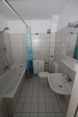 Foto - 3 12 Raum-Wohnung m. Gäste-WC, Wohnberechtigungsschein erforderl