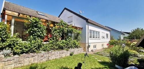 Foto - Grosses Haus mit EW, 11 Zimmern, Garten und Terasse