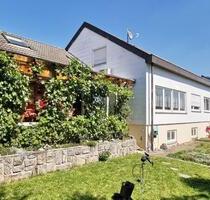 Grosses Haus mit EW, 11 Zimmern, Garten und Terasse - Künzelsau