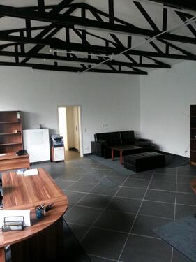 Foto - Großes Büro Loft mit Lagerhalle und Garten zu vermieten