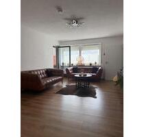 Renovierte 2 Zimmer Wohnung mit Balkon in Aichach-Oberbernbach