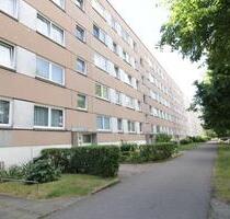 Helle 3-Raum-Wohnung mit Balkon & neuem Glanz - Schwerin Mueß