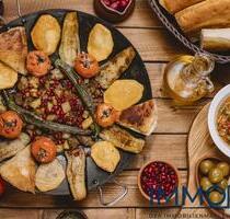 Kreuzberger Geheimtipp: Modernes Hinterhof-Restaurant mit urbanem Flair und Sonnenterrasse - Berlin Friedrichshain-Kreuzberg