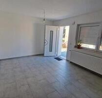 Wohnung Haus - 700,00&nbsp;EUR Kaltmiete, ca.&nbsp; 60,00&nbsp;m&sup2; in Obernzenn (PLZ: 91619)