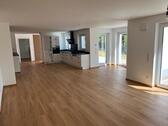 Foto - Moderne 5-Zimmer Wohnung mit Terrasse und großem Garten in Adelsdorf