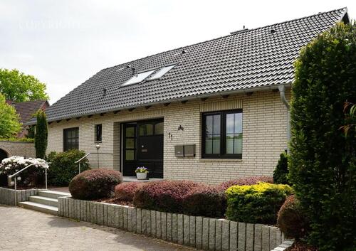 Foto - Gemütliche und großzügige Dachgeschoss-Wohnung von privat