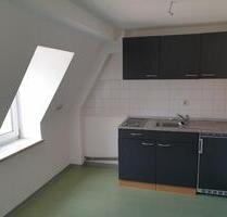 helle Single-Wohnung mit kleiner EBK ab sofort - Meerane