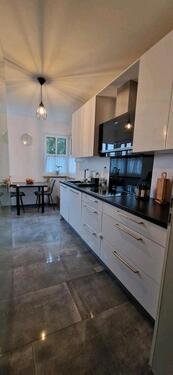 Foto - Hochwertig kernsanierte 2-Zimmer-ETW inkl. Garage und Küche