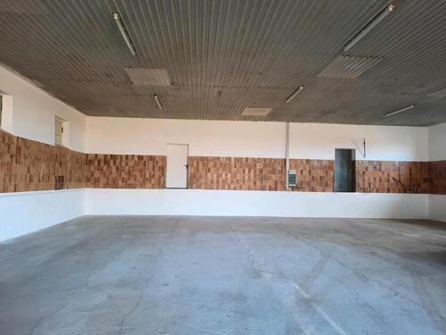 Foto - Vermietung Vermieten: Lagerhalle Halle 300 qm Autobahnanschluss