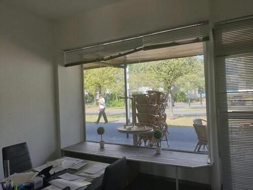 Foto - kleines Büro mit Schaufenster - 300,00 EUR Kaltmiete,