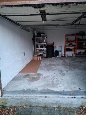 Foto - Garage Stellplatz für ein Auto oder Motorräder