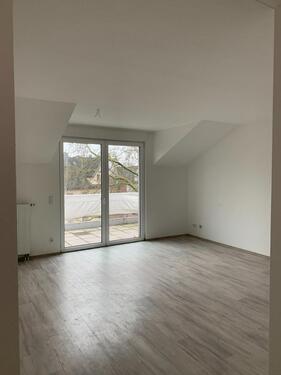 Foto - 2-Raum DG-Wohnung mit Stellplatz und Balkon