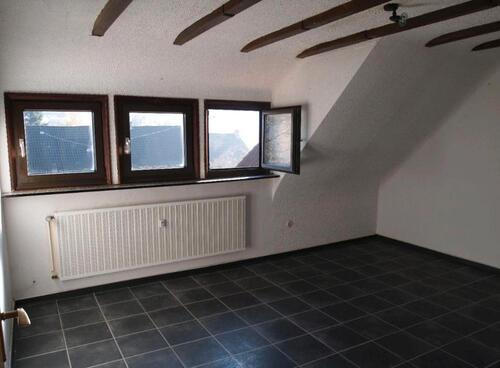 Foto - Dachgeschoss 2 ZKB, Autostellplatz