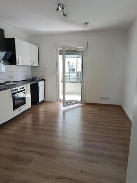 Foto - Nachmieter für 2 Zimmer Wohnung mit Einbauküche und Balkon