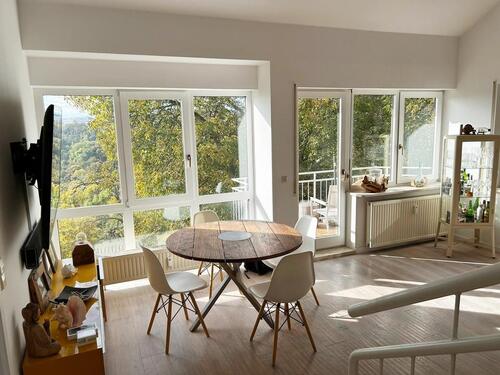 Foto - Exklusive 2,5-Zimmer-Maisonette mit Galerie, Süd-West-Balkon – möbliert auf Zeit