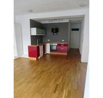 2,5 Zimmer, hohe Decken, Holzboden + EBK im Herzen von Dillingen - Dillingen (Saar)