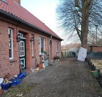 Hallenhaus und Gründstuck am alten Elbdeich - Amt Neuhaus