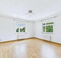 Gepflegte 2-Raum-Wohnung mit WintergartenLoggia in Auerbach - Auerbach/Vogtland