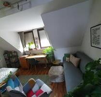 Helle Dachwohnung ca. 45 qm mit Dachgauben, Autostellplatz - Neuendettelsau