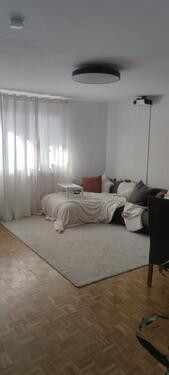 Foto - Helles Zimmer direkt an der U3 (13 Min. zum Marienplatz)