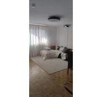 Helles Zimmer direkt an der U3 (13 Min. zum Marienplatz) - München Sendling-Westpark