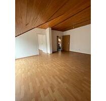 Helle Dachgeschosswohnung, 2 Zimmer, 62 m², Uni-Nähe Wuppertal