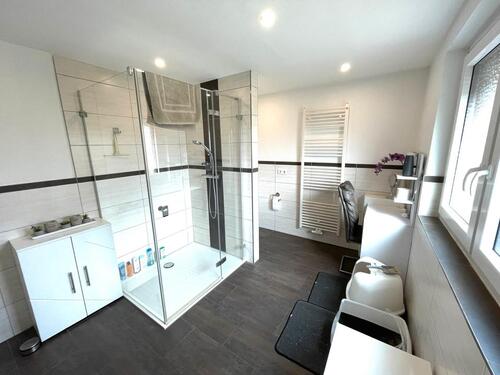 Foto - Modernisiertes EFH mit Garage, Garten, Pool u. Ausbaupotenzial