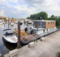 Außergewöhnliches Hausboot mit ca. 117 m² Wohnfläche in Hamburg