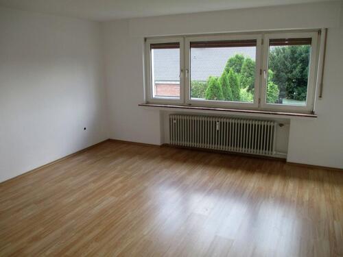 Foto - Helle 3-Zimmer-Wohnung 83 qm, Balkon, EBK, PKW-Stellplatz