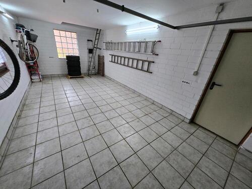 Foto - Garage für PKW - 110,00&nbsp;EUR Miete,