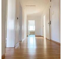 Helle 3 -Zimmer Dachgeschosswohnung 110 qm mit Fernblick - Hillscheid