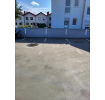 Stellplatz Parkplatz mit Schranke – Worms-Neuhausen