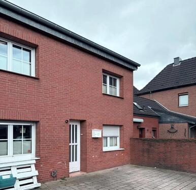 Foto - Charmantes Einfamilienhaus in Köln-Worringen mit Stellplatz