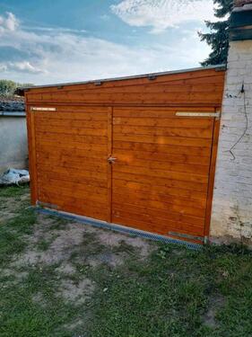 Foto - Biete zwei Stellplätze in meiner Garage an !!!