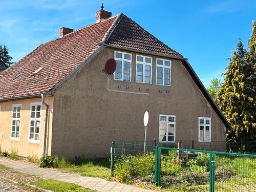 Foto - Handwerkertraum – Doppelhaushälfte bei den 1000-jährigen Eichen